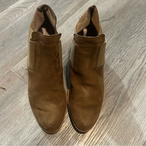 Eileen Fisher Roy Tumbled Nubuck Tan Leather Chunky Heel Boot - Picture 3 of 8